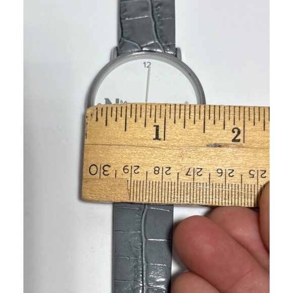 Norwex Watch With Alligator Pattern Strap & Silver Case Unisex - Picture 5 of 6